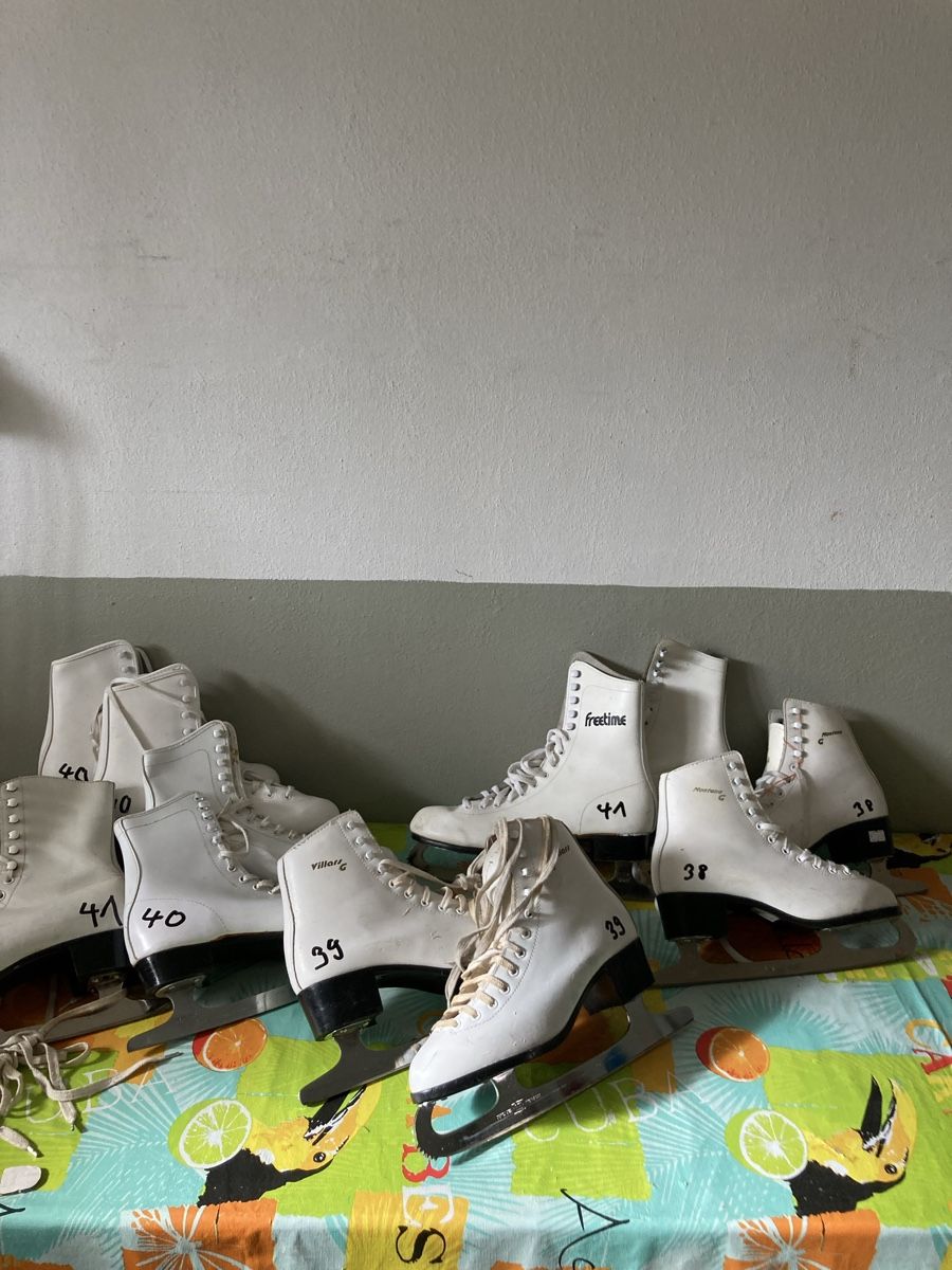 Schlittschuhe: Schlittschuhe Damen/Mädchen – Gebraucht aus Lenggenwil von ochsengrillerSG