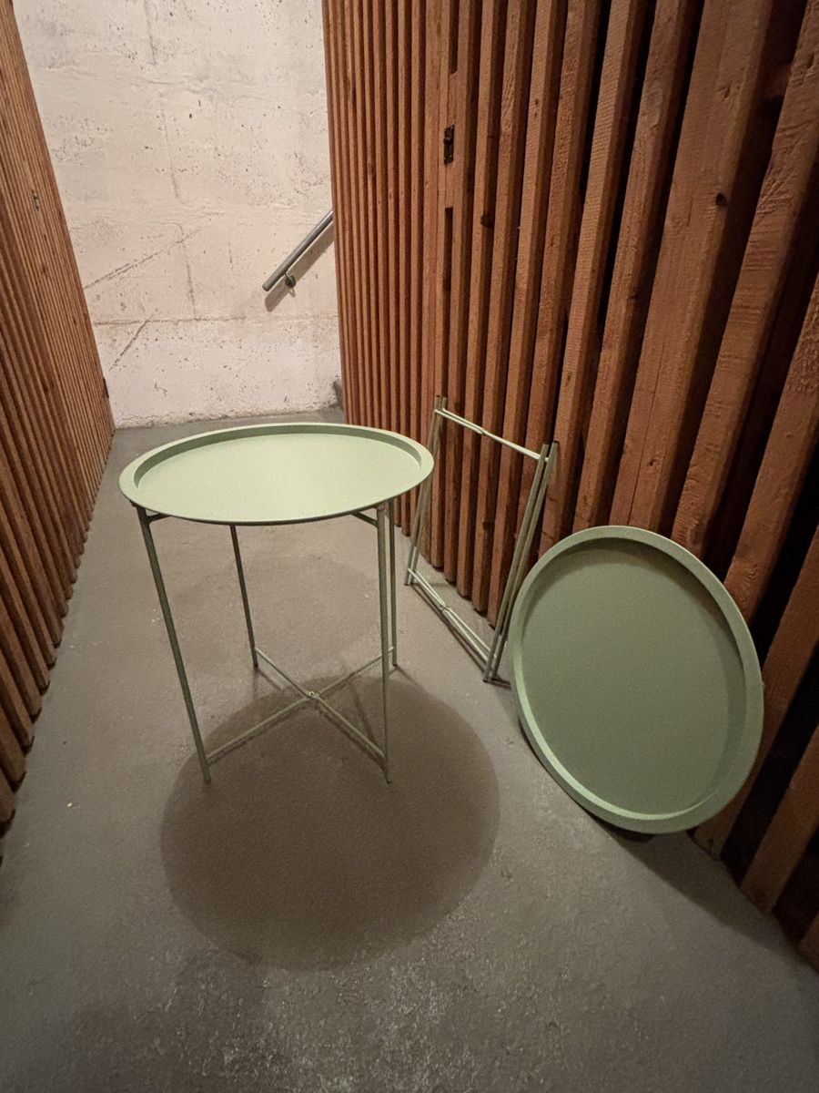 Tavoli: 2x Tables métal vert clair neuves – Nuovo e nell'imballaggio originale da Neuchâtel venduto da mar_6wvv