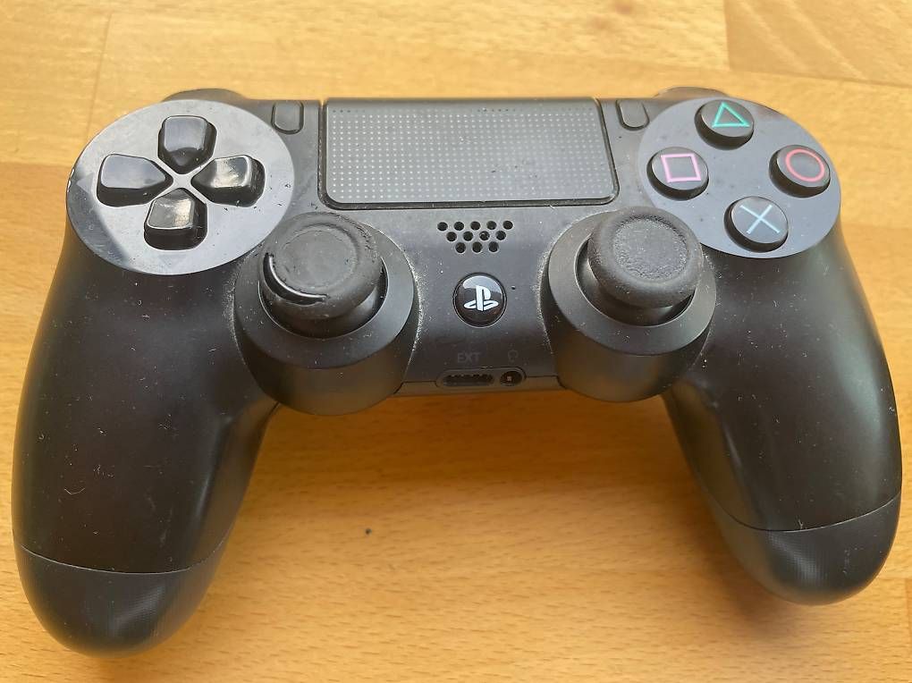 Sony Console: PS4 500 GB + 2 Original Sony Controller + 3 Spiele – Usato da Arlesheim venduto da dav_myw2 4
