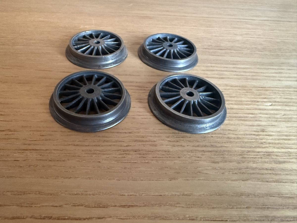 Modellini di ferrovie: 4 Speichenräder Spur 0 Lauffläche 38 mm – Usato da Amden venduto da vipernatter 1