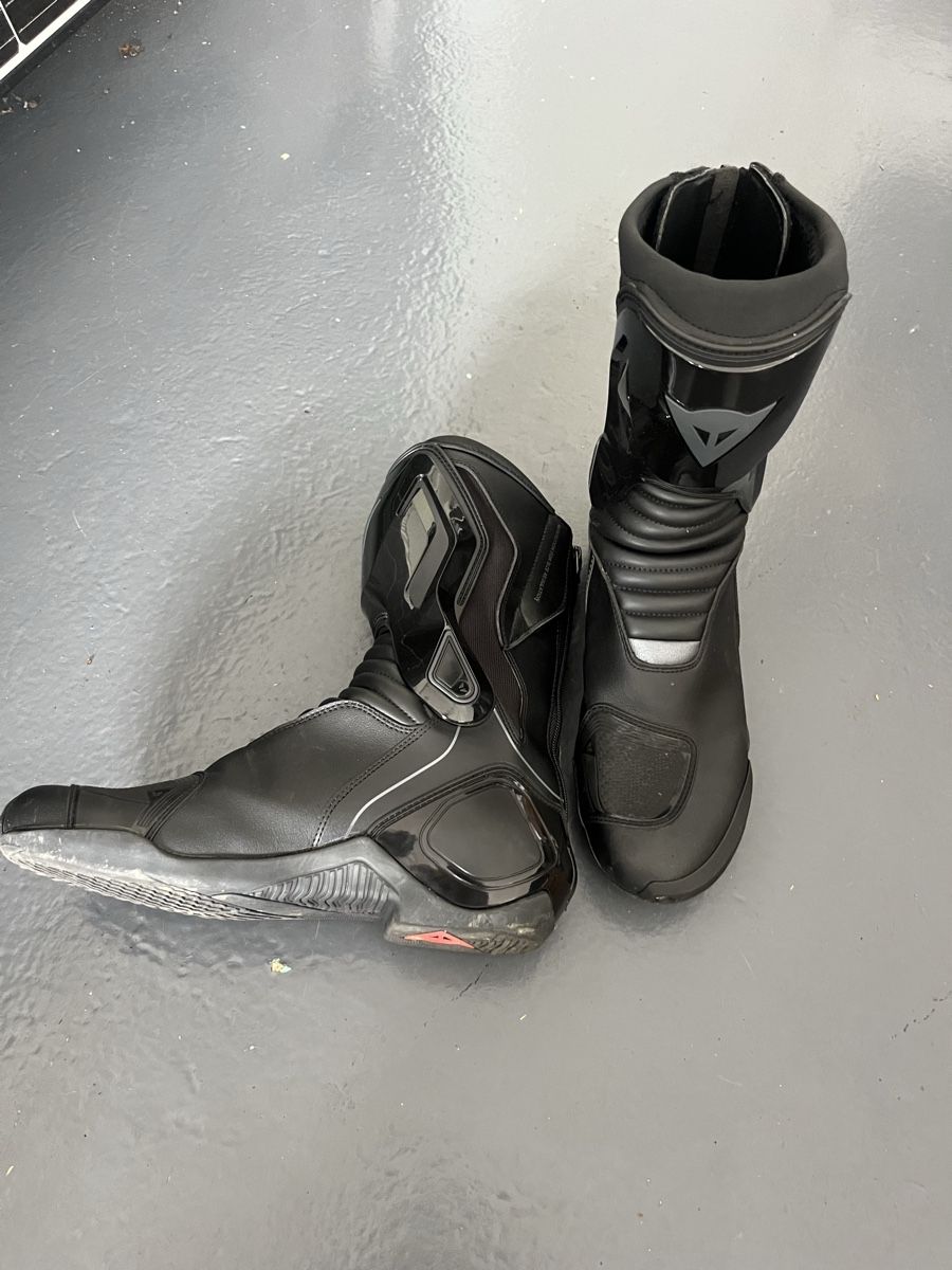 Dainese Scarpe da uomo: Dainese Bottes Sport Nexus 2 – Usato da Bellach venduto da xXx-Hallo-xXx