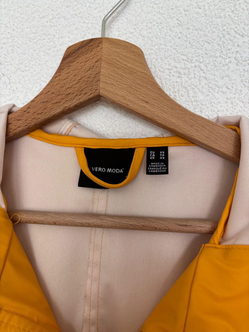Vero Moda Giacche: Vero Moda Regenjacke Gelb Gr XS – Usato da Effretikon venduto da Jana_K 1