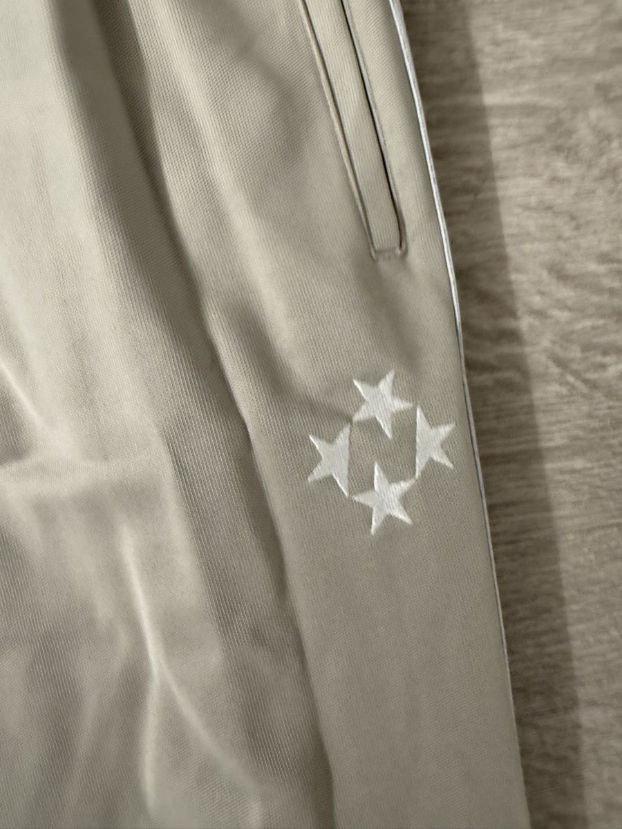 Pantaloni: 99Based Jogginghose – Usato da Eschen venduto da flo_khp5 2