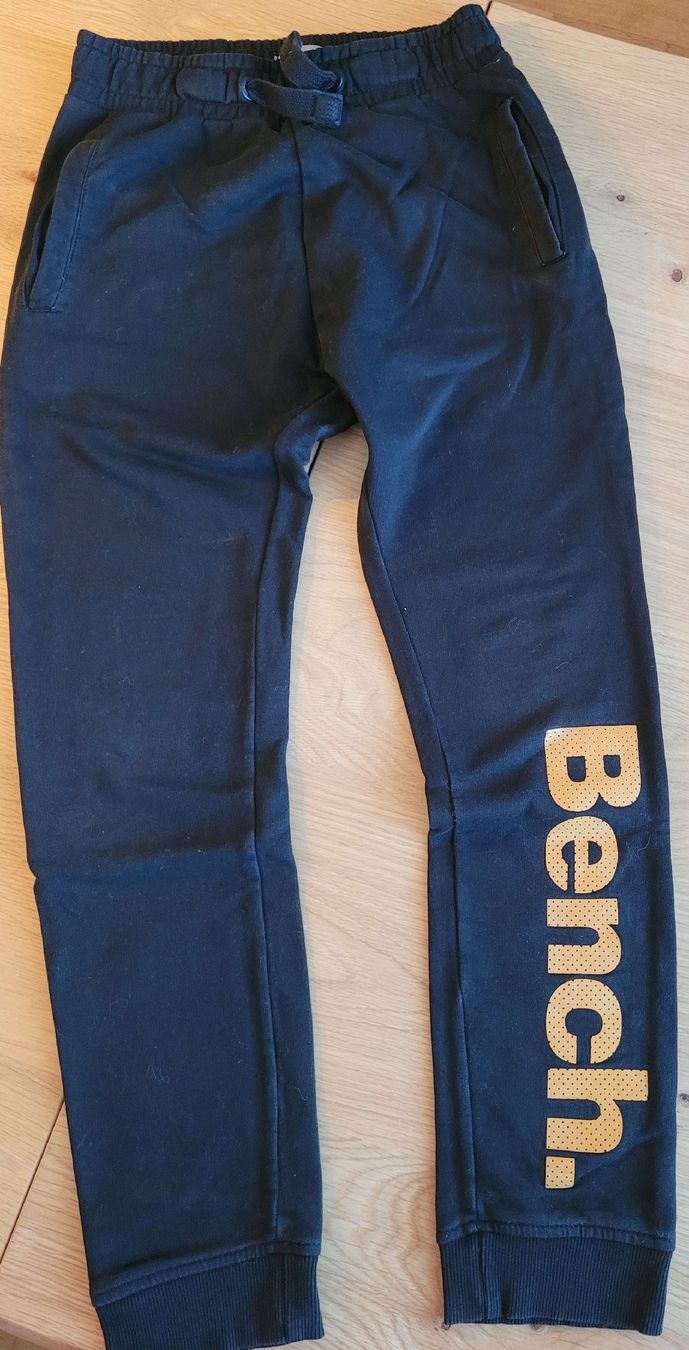 Bench Pantaloni: Bench Jogginghose,, Grösse 158/164 – Usato da Thun venduto da Vesna27