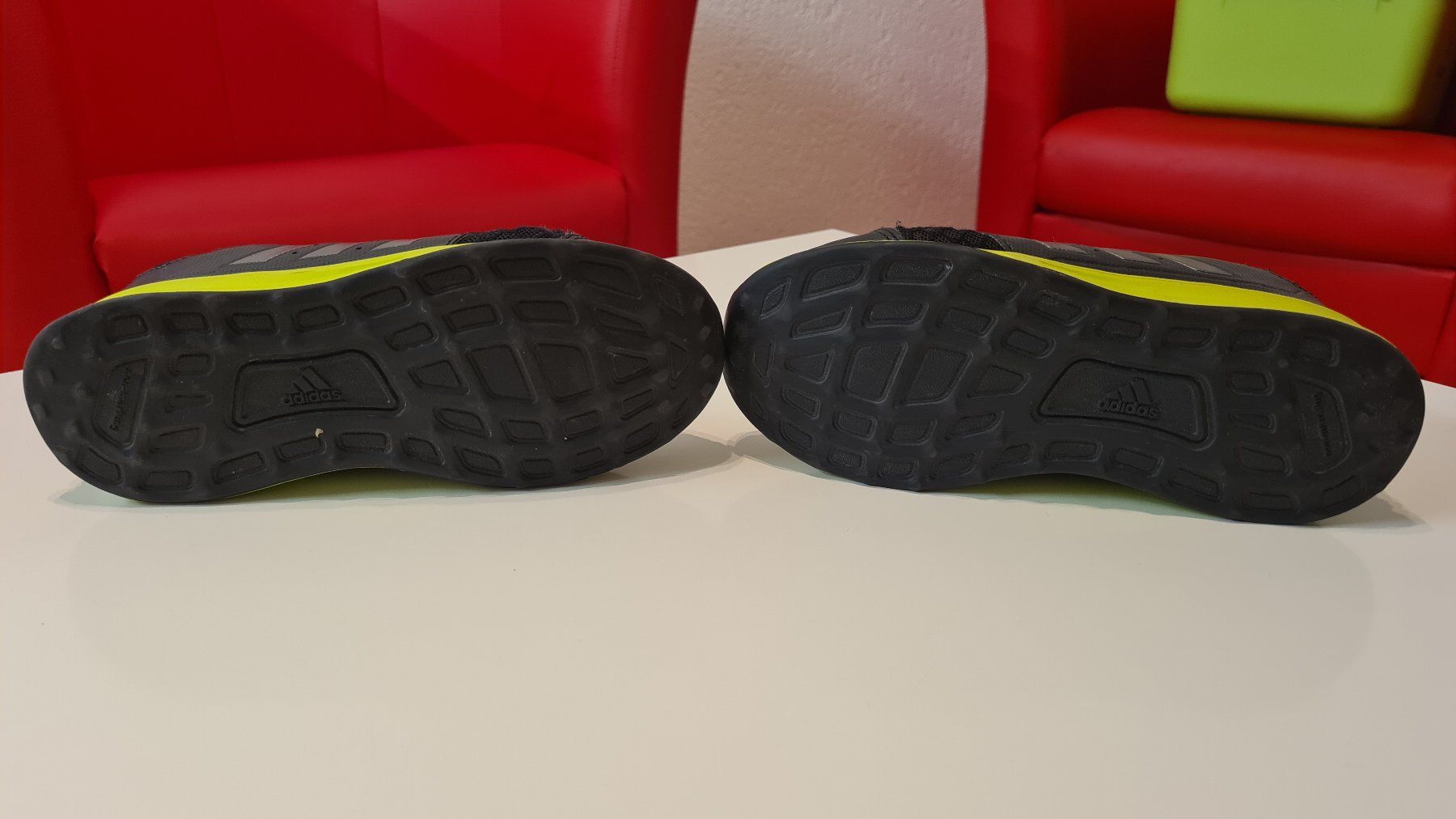 Adidas Scarpe per ragazzi: Adidas Schuhe Gr.33 – Usato da Obergösgen venduto da schesom 2