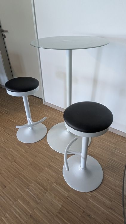Set di tavolo e panche: Stehtisch mit 2 Barhocker – Usato da Zürich venduto da xsy_s55s
