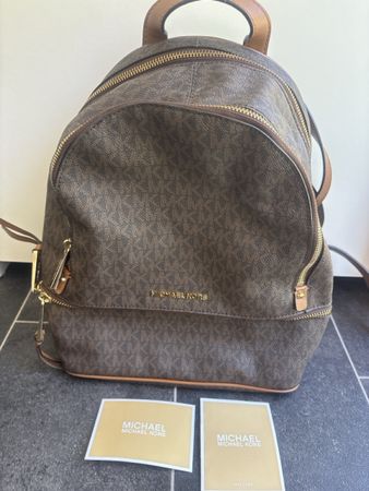 Rucksack Michael Kors braun mit Logo Muster Top Zustand