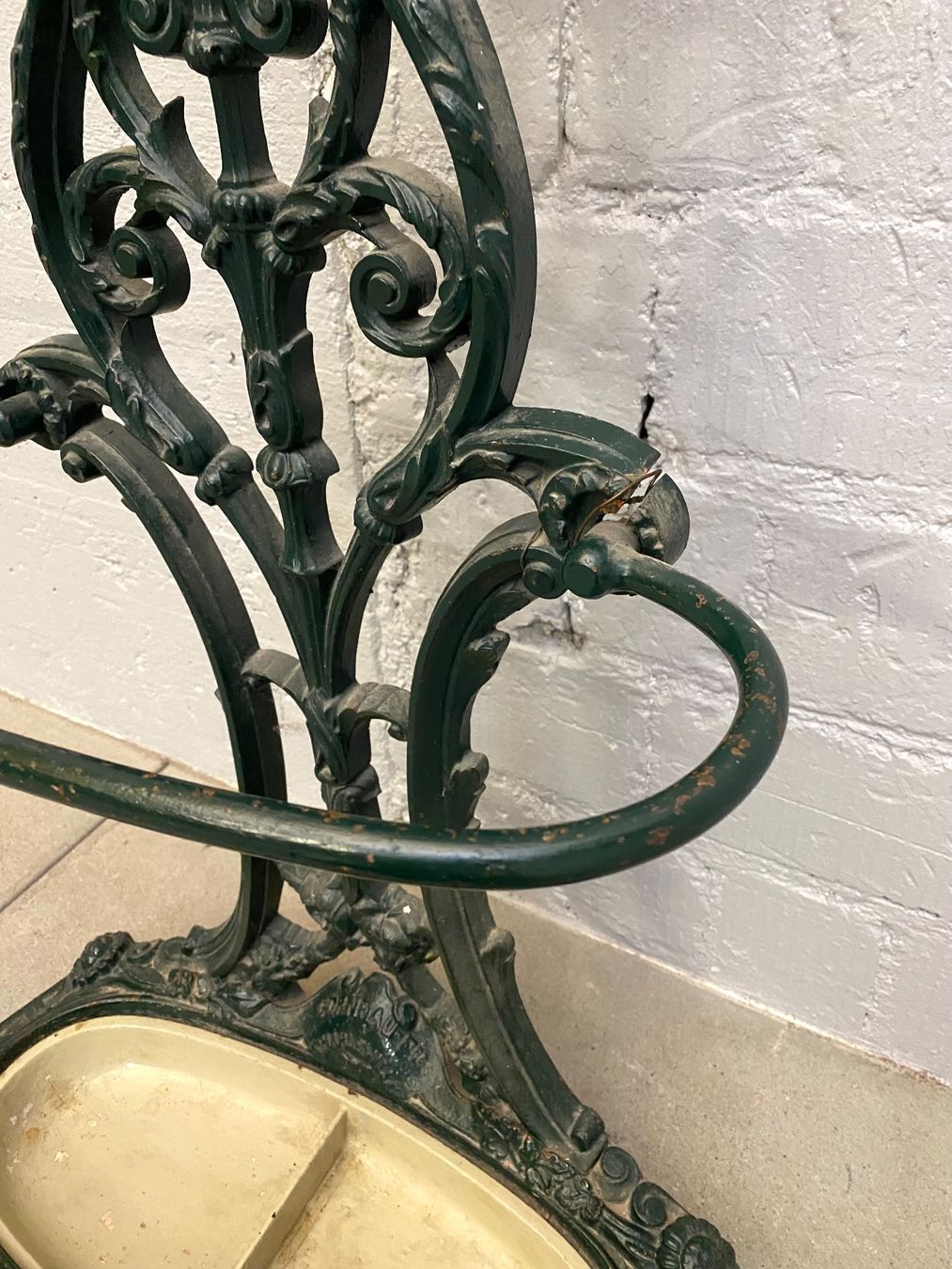 Garderobe: ANTIKE GARDEROBE “GUSSEISEN” – Gebraucht aus Zürich von NIKI777 8
