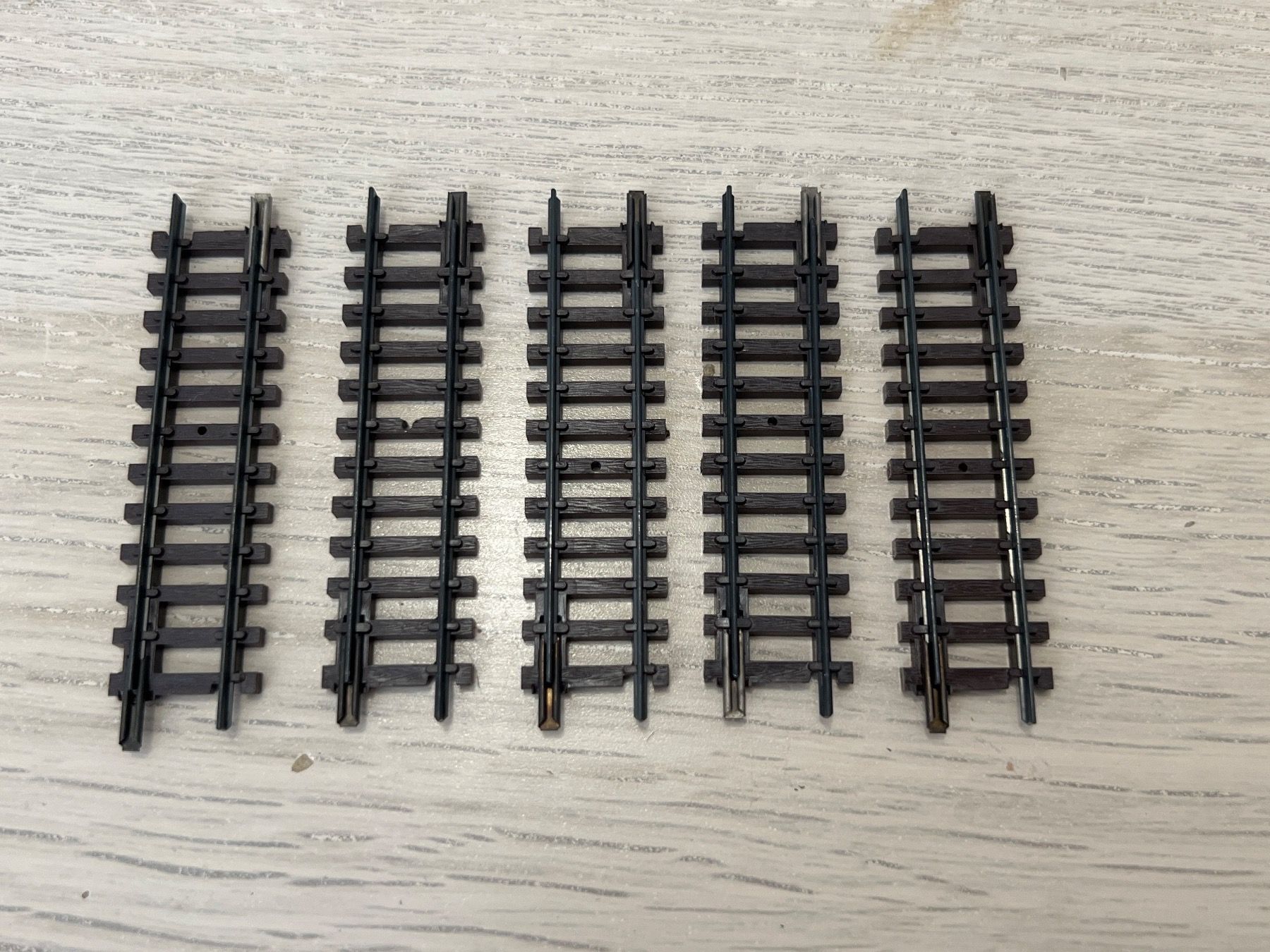 Arnold Modelleisenbahnen: Arnold N 5 x 0103 Gerades gleis – Gebraucht aus St-Aubin-Sauges von tantome