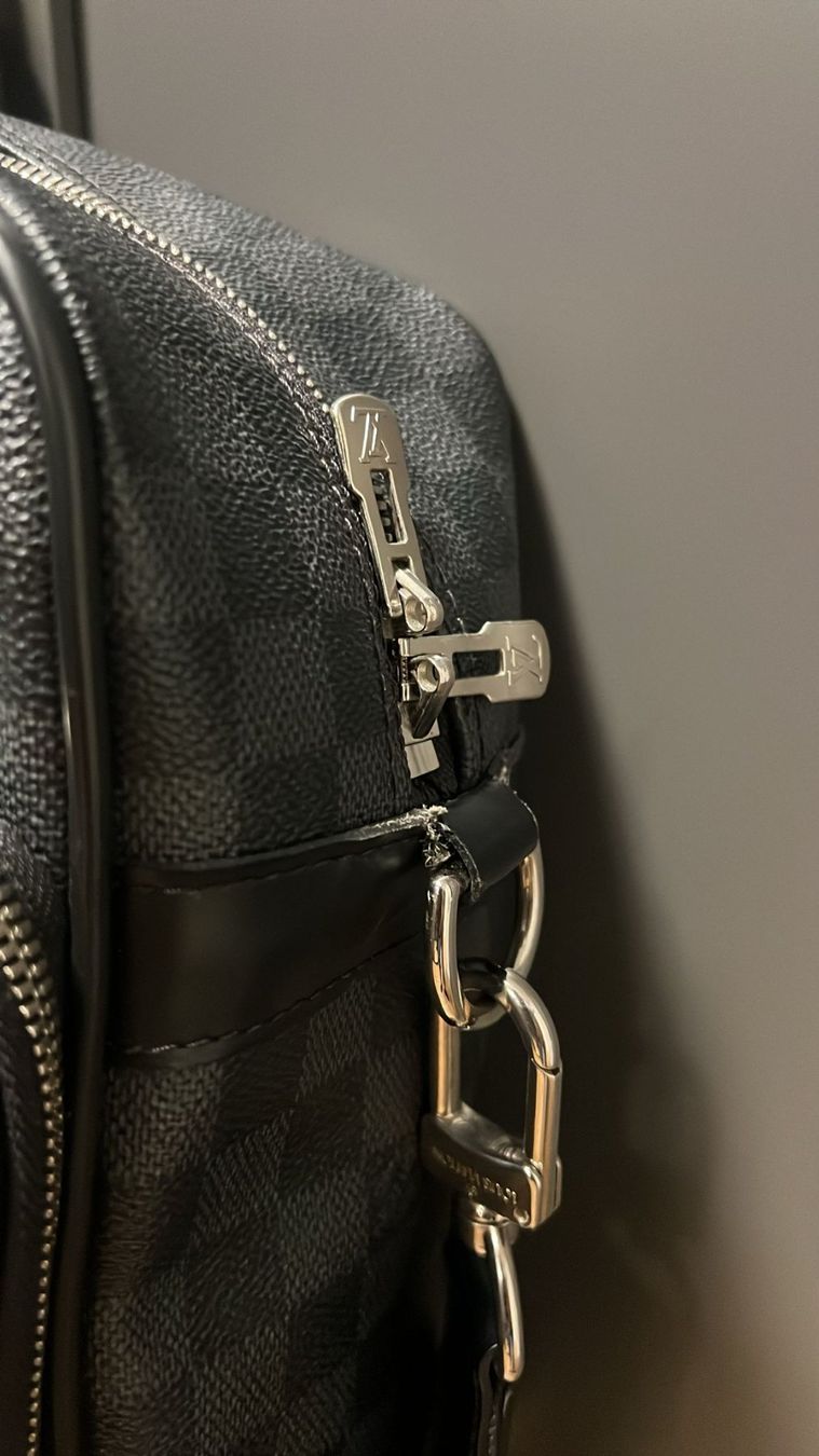 Louis Vuitton Valigie & Borse: Louis Vuitton Icare Laptop Bag Damier Graphite – Usato da Mägenwil venduto da ele_cd7w 3