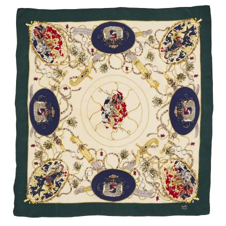 Carré Hermès foulard / scarf en soie 80 x 86 in its box🎁