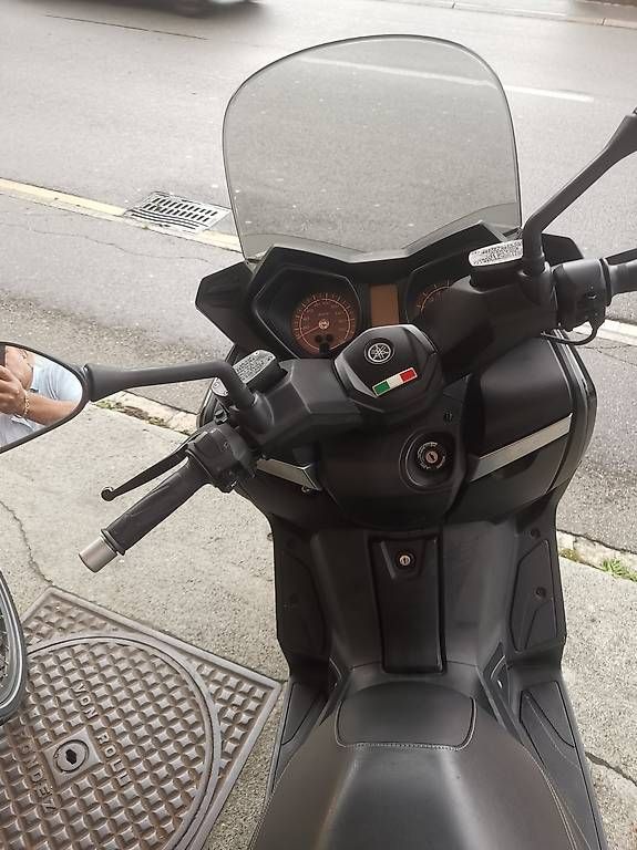 Yamaha Scooter: Yamaha XMAX 400 ABS collaudata – Usato da Bellinzona venduto da MISTER.BIKE 2