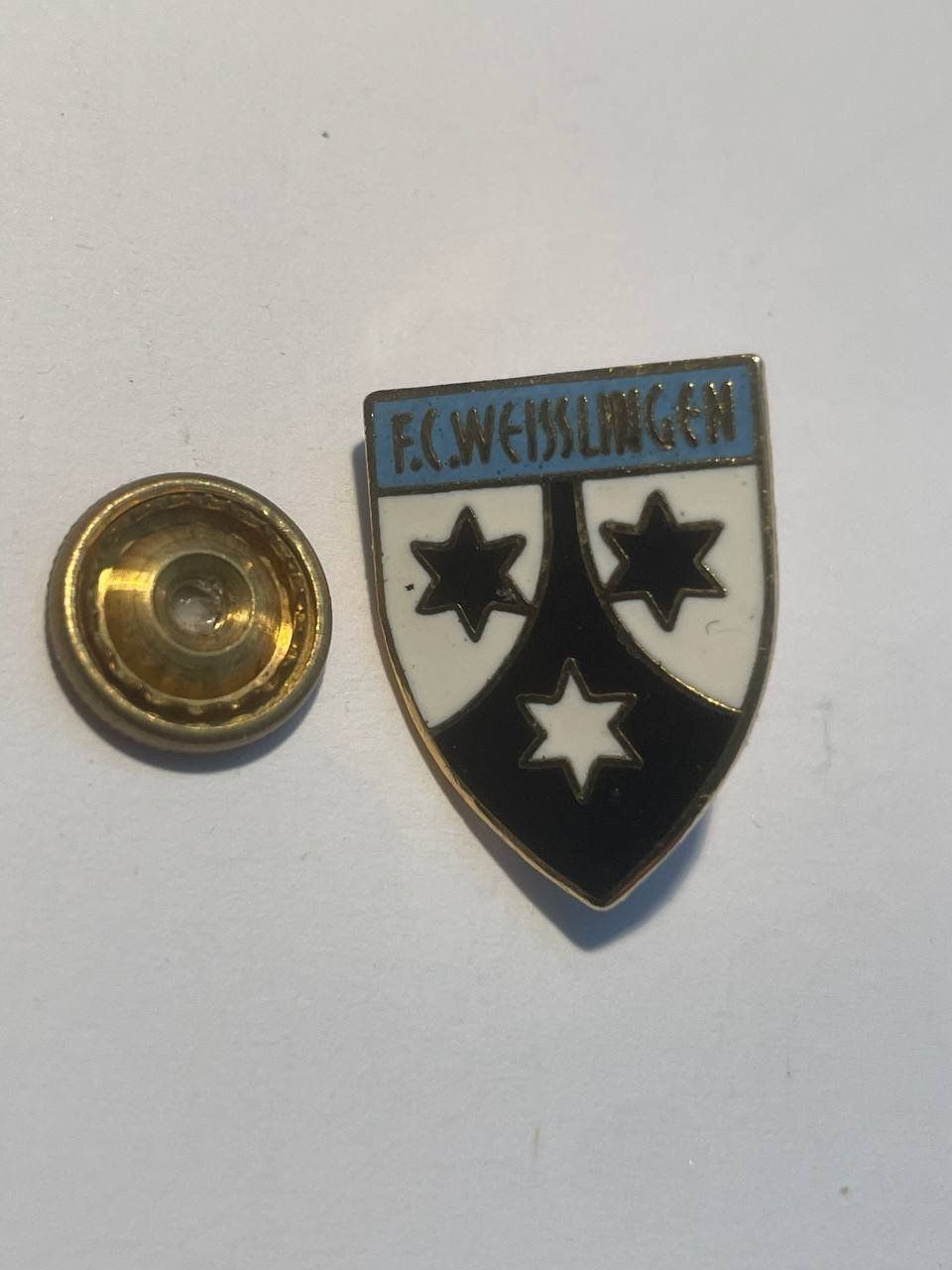 Placchette & Badge: 104. FC Weisslingen – Usato da Luzern venduto da Irek