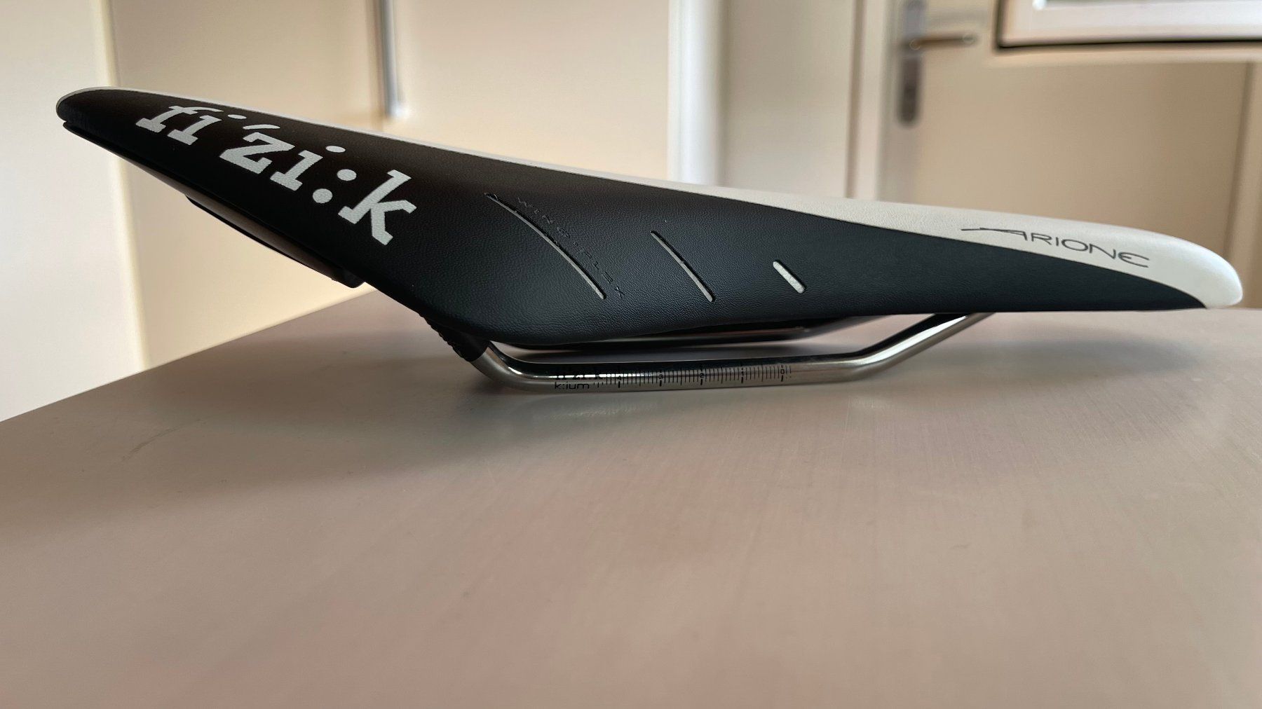 Fizik Ersatzteile: Fahrradsattel – Neu (gemäss Beschreibung) aus Luzern von geo_69lp 4