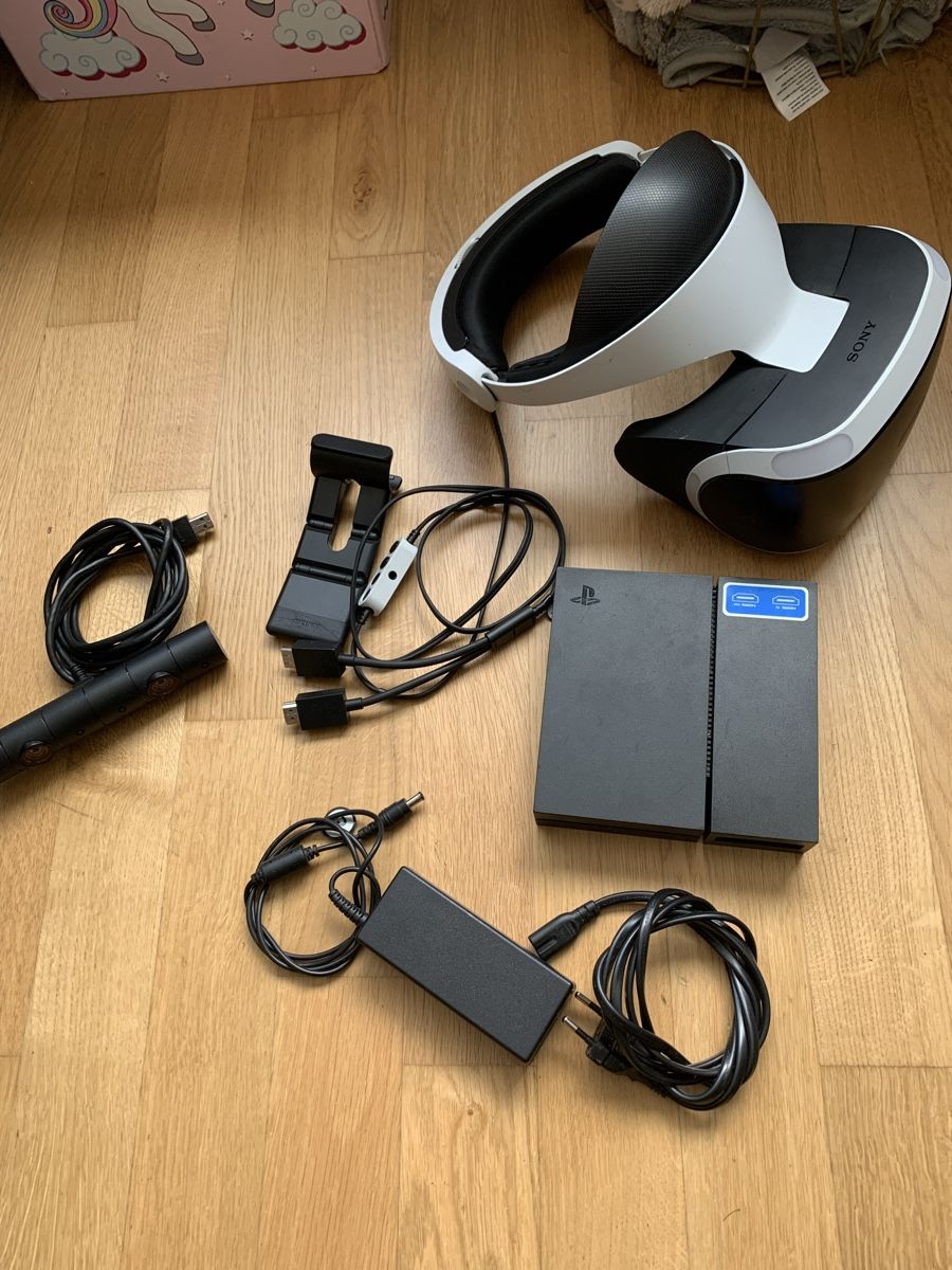 Sony Casco VR: Ps4 VR Brille plus 6 spiele – Usato da Laupen BE venduto da CARLOS-HGT