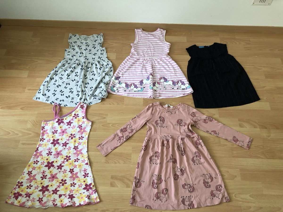 H&M Lotti & Set di vestiti: Mädchen Kleider Set Röcke Gr 122 bis 128 – Usato da Chur venduto da Tsambiko 6