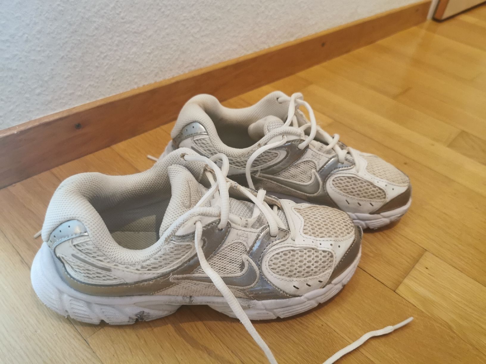 Nike Scarpe da uomo:  Nike V5 RNR Sneaker 36.5 – Usato da Jona venduto da curlie_82 2