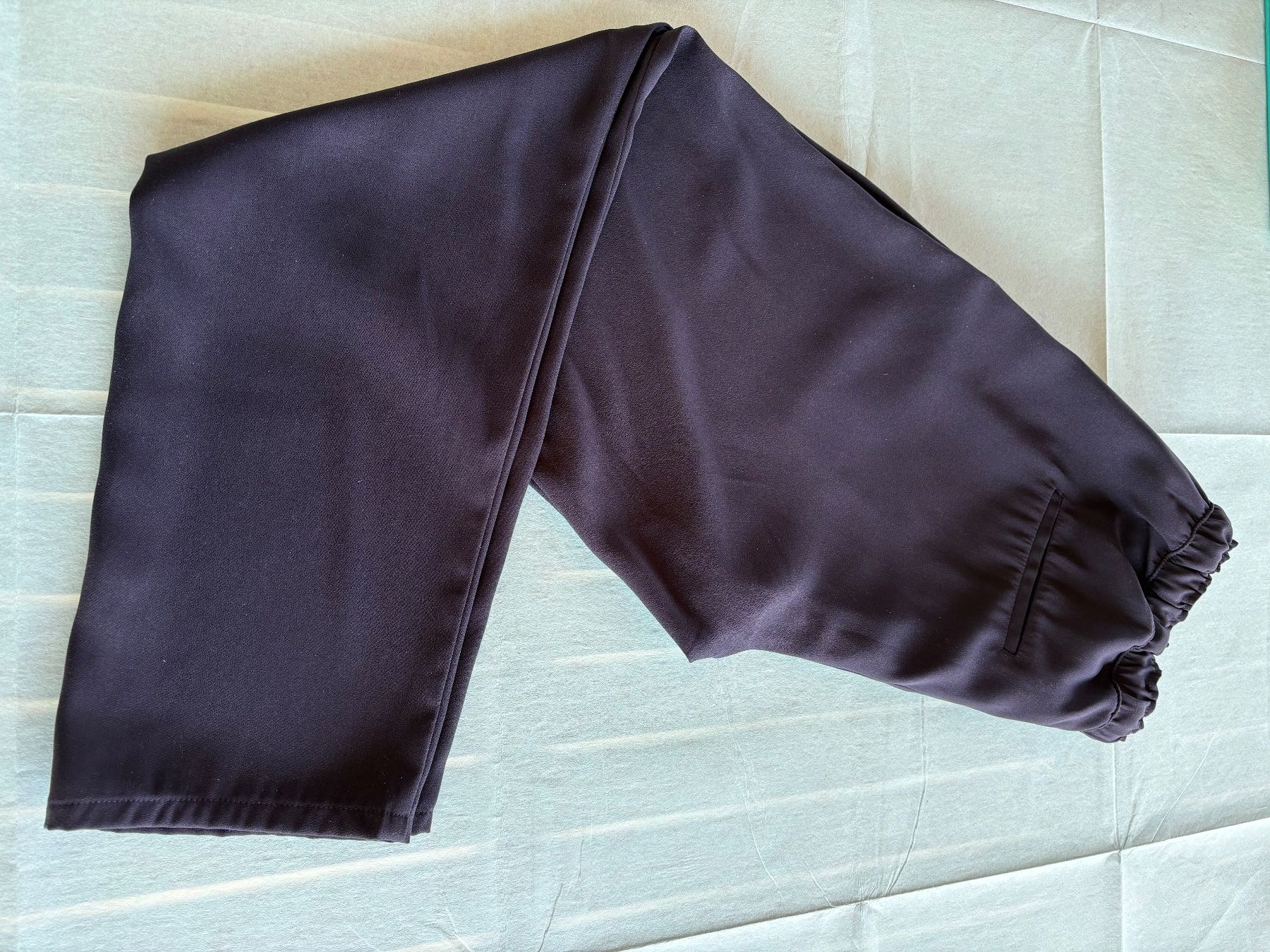Polyester Hosen: Hose Gr42 100%Polyester Marke Helen Fischer – Neu (gemäss Beschreibung) aus Grenchen von nethy