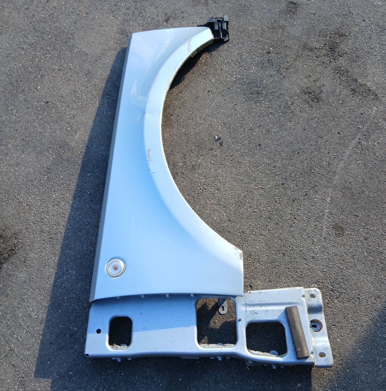 Land Rover Toutes les pièces auto: Aile droite Range Rover 2002-2012  – D'occasion à la heutte par Auto-stock