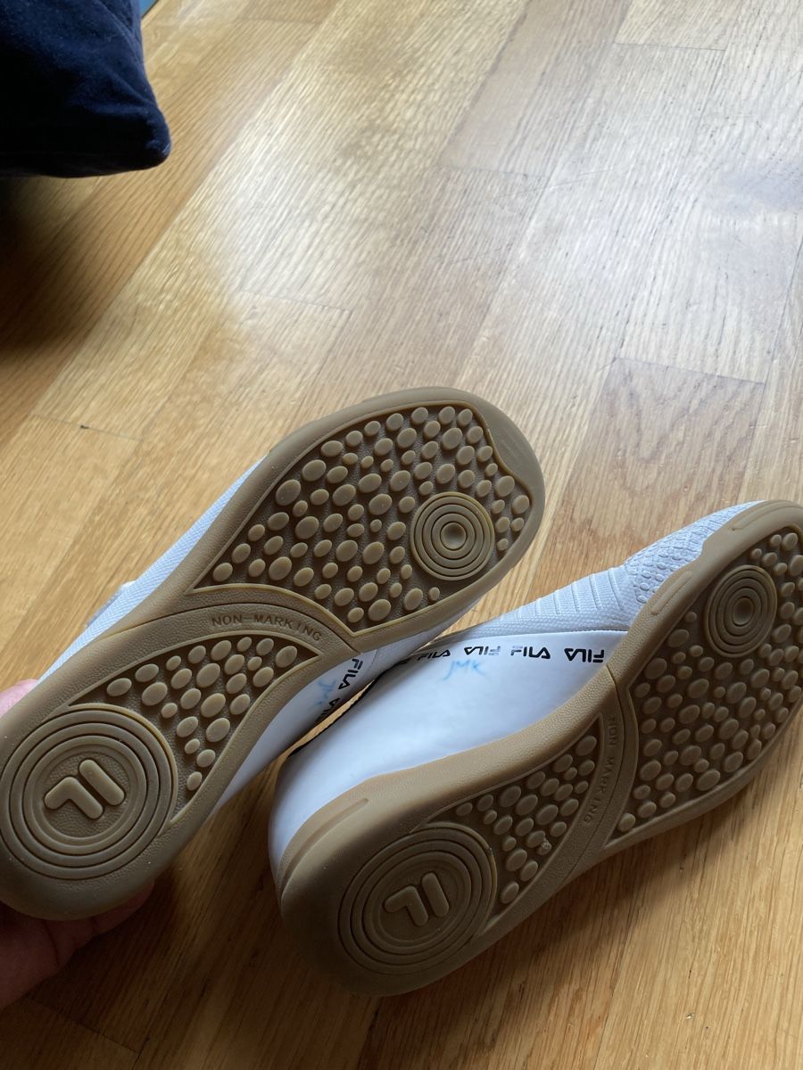 Fila Herrenschuhe: Hallenschuhe Gr. 33 – Gebraucht aus Turbenthal von jardiniere 2