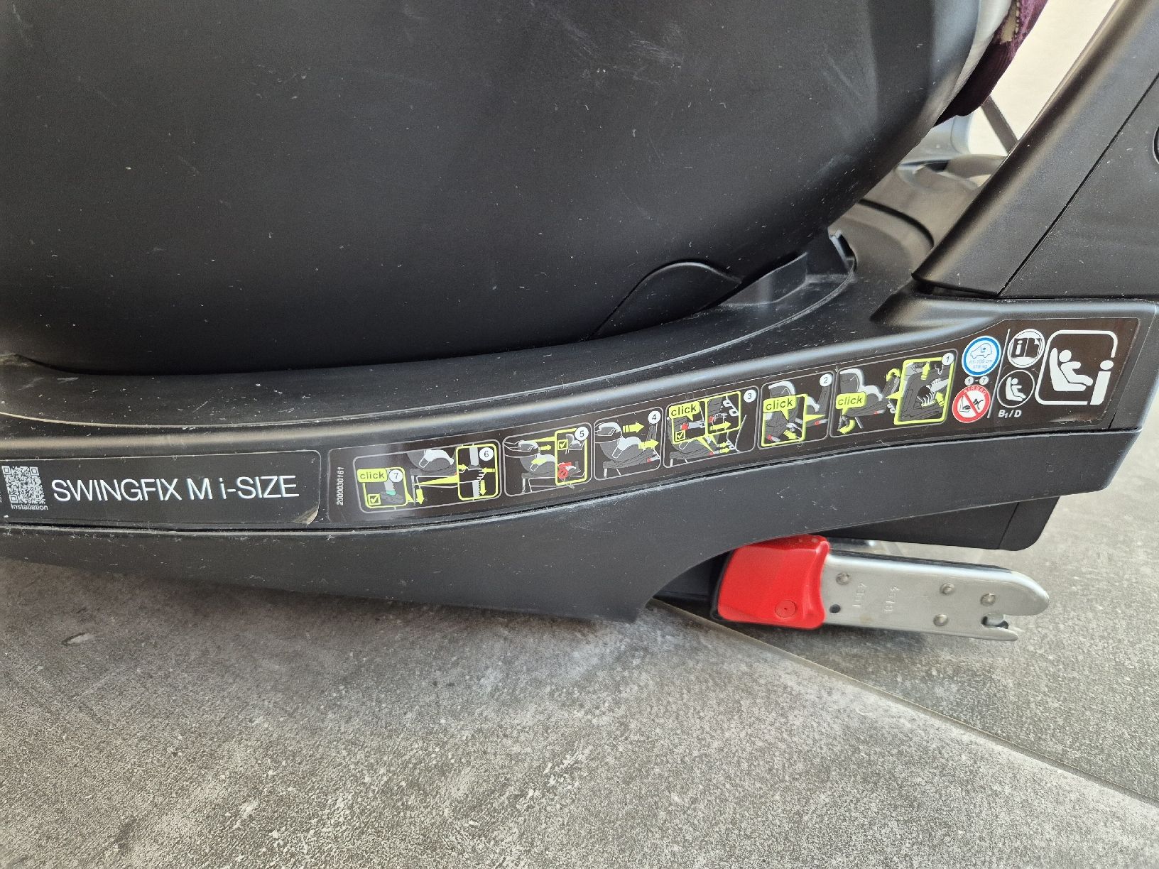 Britax Römer Seggiolini per auto: Siège Britax Römer SWINGFIX M 61-105cm – Usato da Bevaix venduto da Leuen7 1