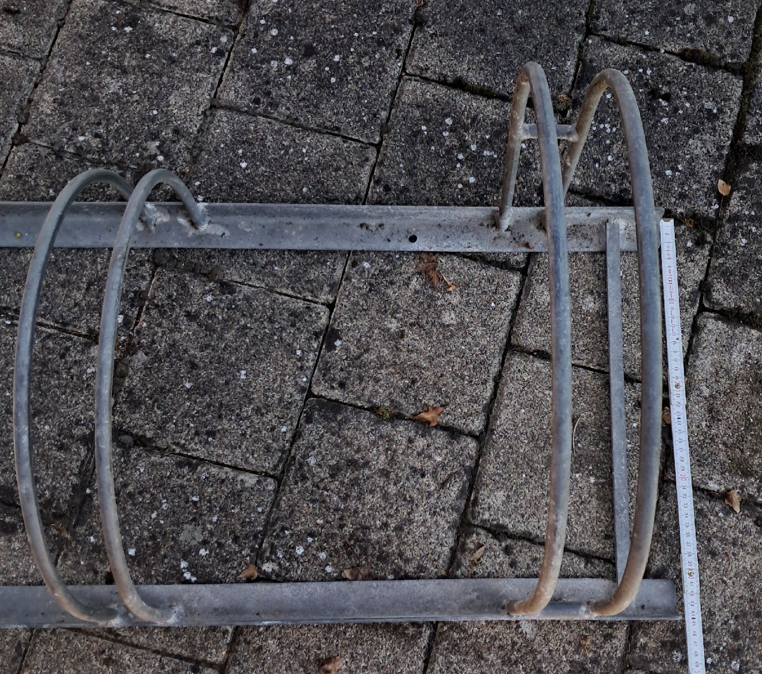 Cavalletti per biciclette: Fahrradständer Metall 4 Plätze gebraucht – Usato da Adlikon b. Andelfingen venduto da Kraemse 2
