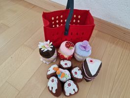 Stoffkorb mit 9 Stoffkuchen Spielzeug guter Zustand