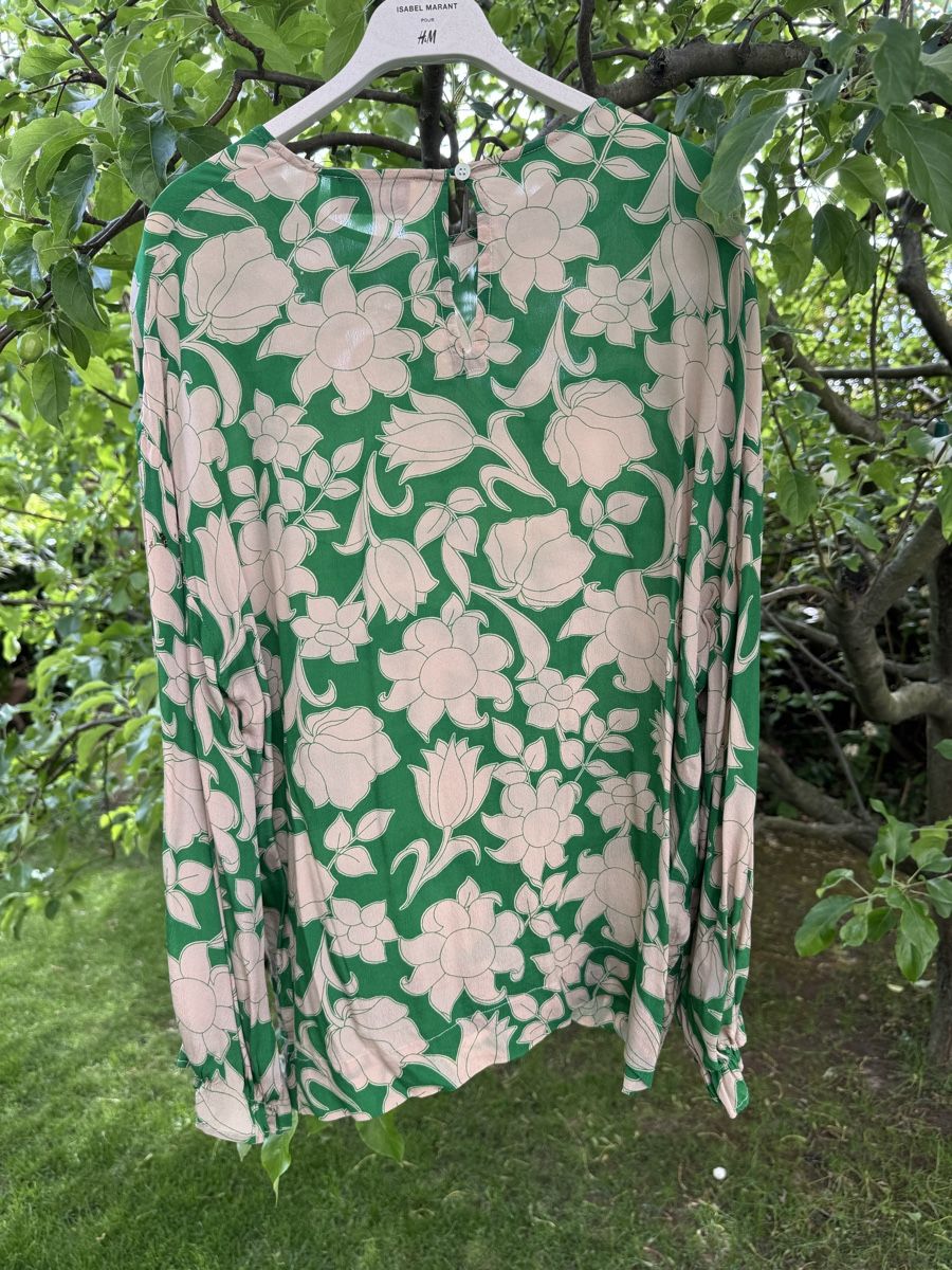 Essentiel Antwerp Camicette: Bluse Essential Antwerp Trendfarbe grün – Usato da Zürich venduto da lui_wxz9