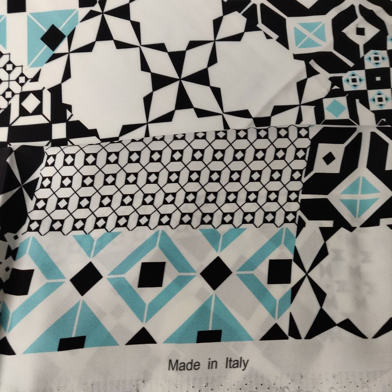 Tessuti: Viskose Cady von Isabell Marant 2x1.4m Square – Nuovo (secondo la descrizione) da Lufingen venduto da Voyager7 5