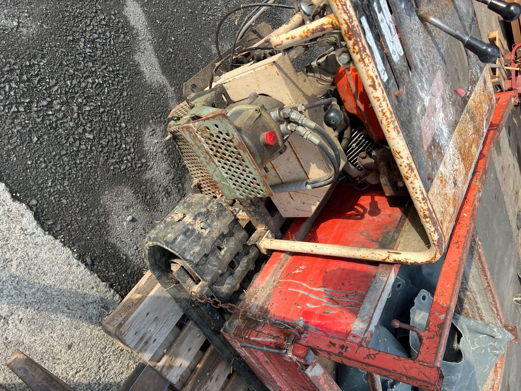 Alle Maschinen: Motorgarette, Huki, Raupendumper – Gebraucht aus Emmenbrücke von Calida1 1