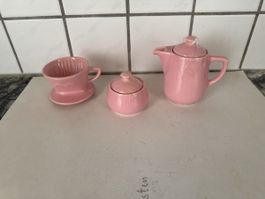 Kaffeegeschirr rosa Kännchen Zuckerstreuer Filteraufsatz Ke