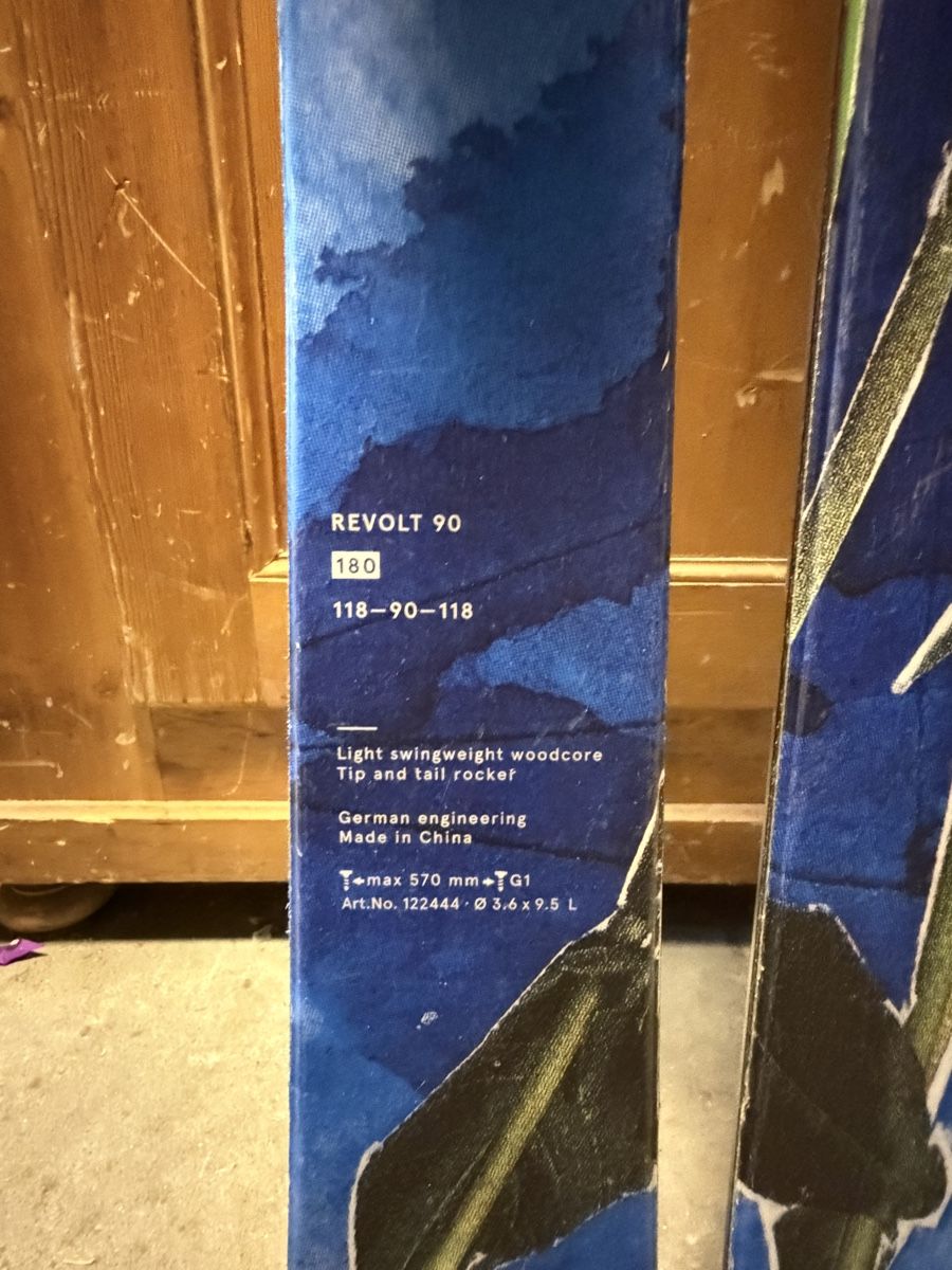 Völkl Skis: Völkl Revolt 90 - 180 cm – Gebraucht aus Untervaz von niederberger_kim 1