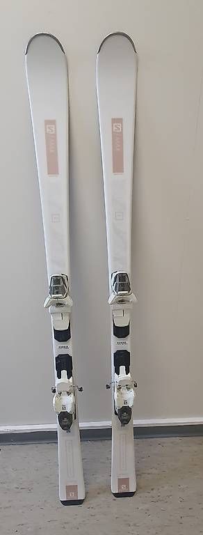 Salomon Sci: Damenski Salomon Gr.155cm – Usato da Bad Ragaz venduto da Skisportxl