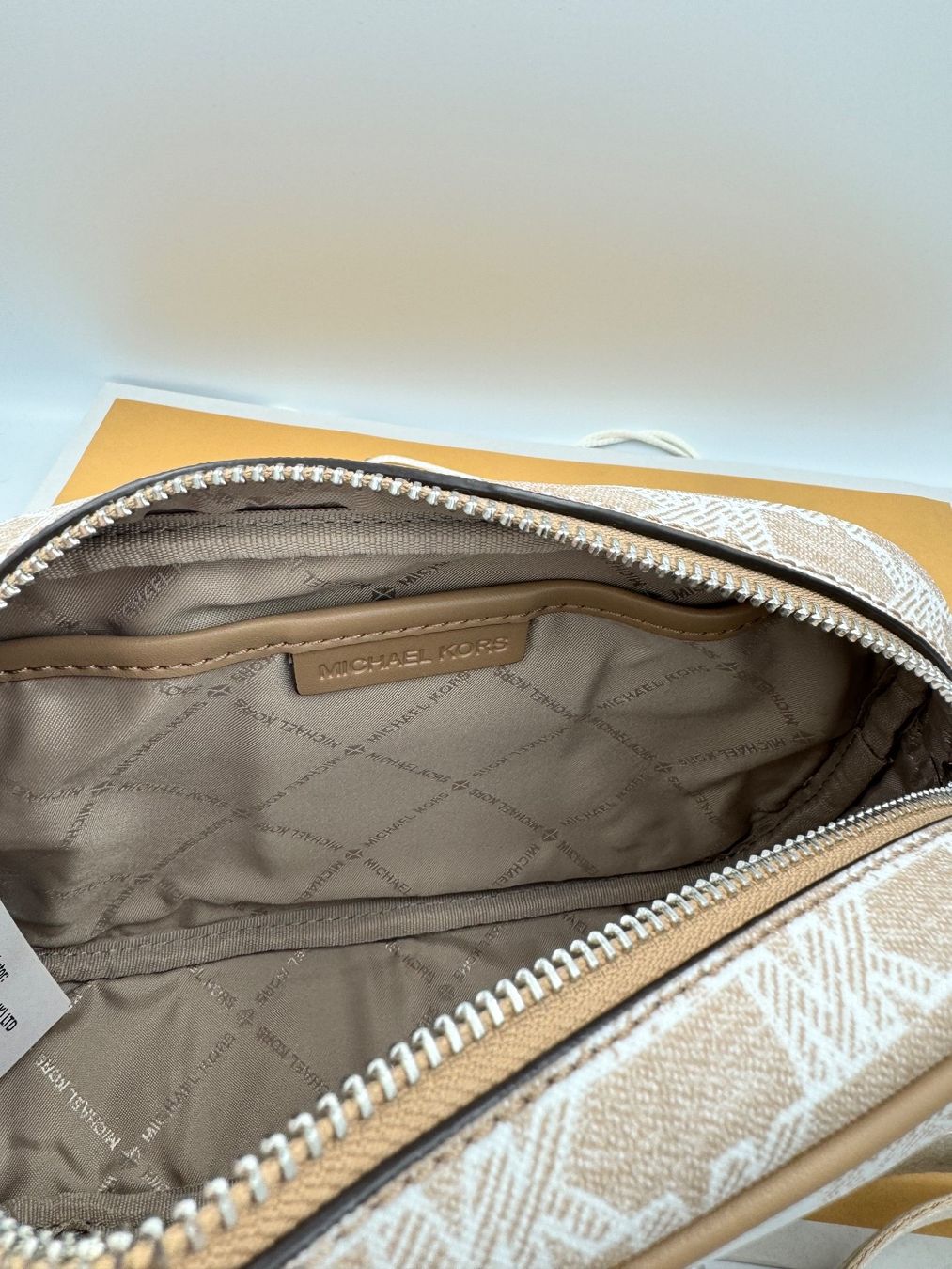 Michael Kors Sacs femmes: Michael Kors Umhängetasche – Neuf avec emballage d'origine à Wiedlisbach par Sistershop 4