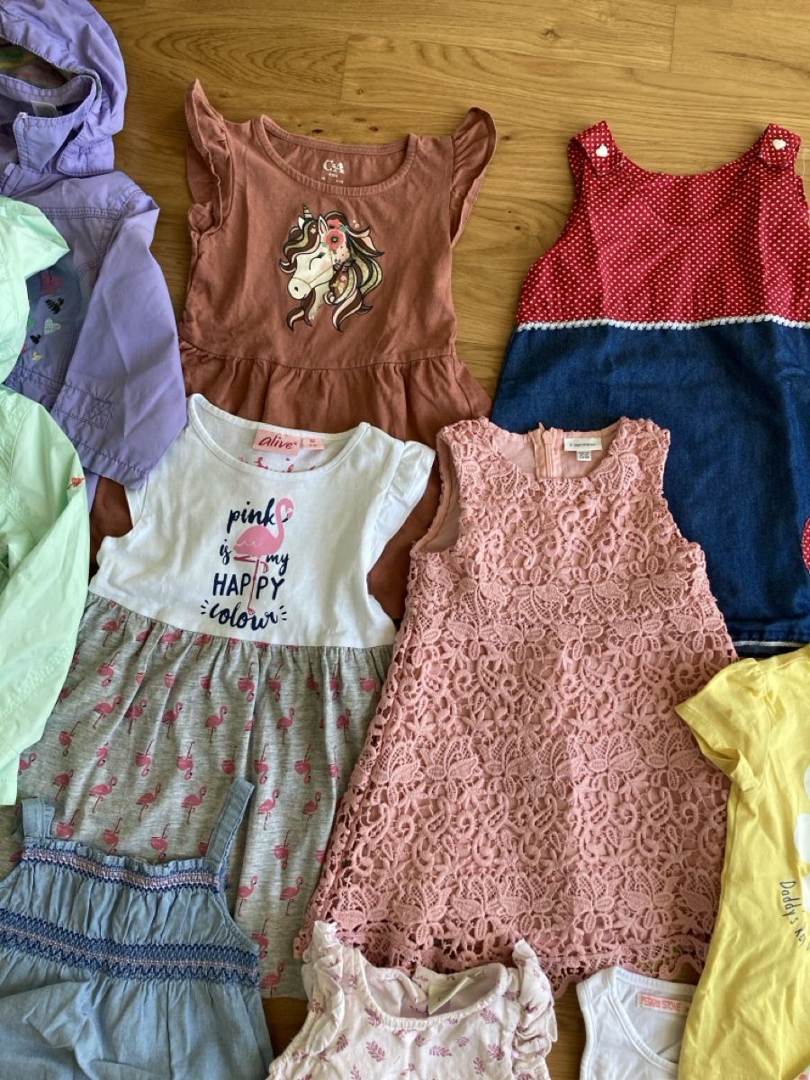 Lotti & Set di vestiti: Mädchen Kleiderpaket, Grösse 86/92, Top Zustand – Usato da Staad SG venduto da gab_7dr9 5