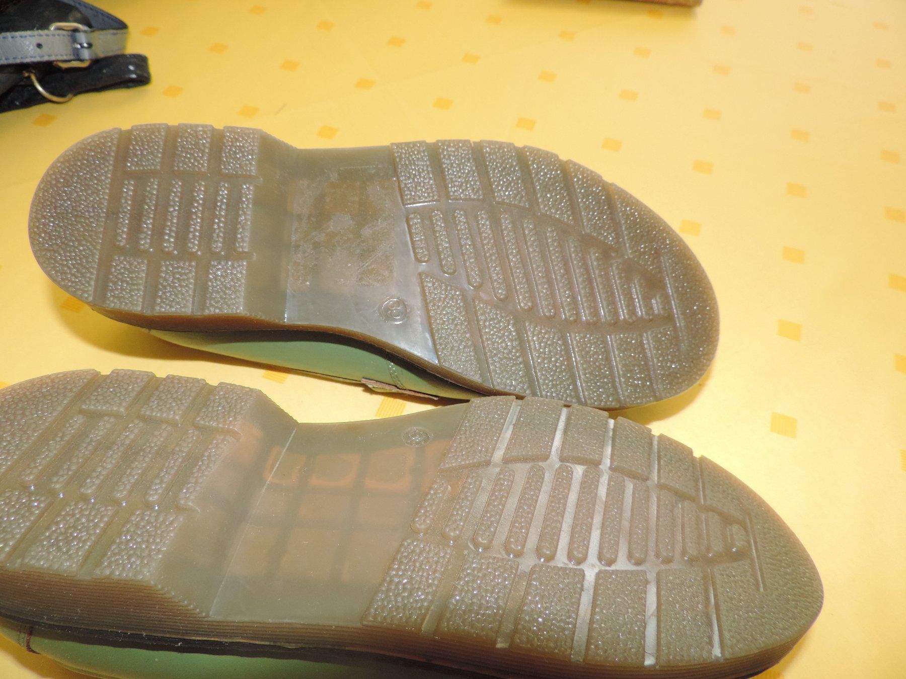 Scarpe da donna: Neue Schuhe – Nuovo (secondo la descrizione) da Menziken venduto da Feh 1