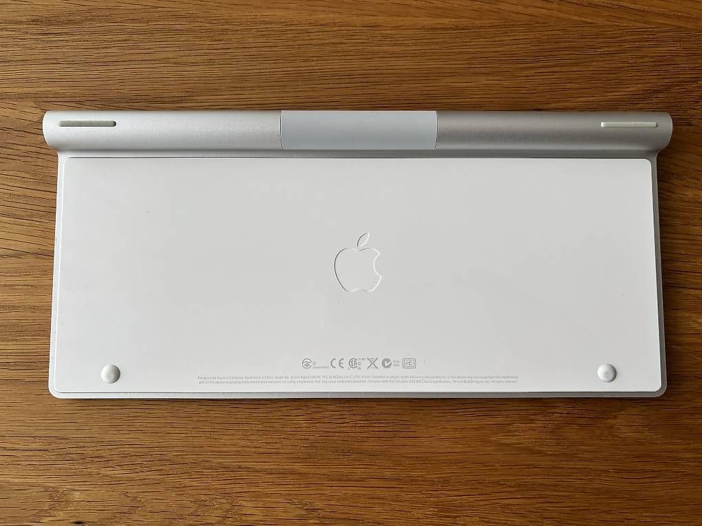 Apple Tastiere: Apple Wireless Keyboard A1314 – Usato da Colombier NE venduto da mim_k8mq 1