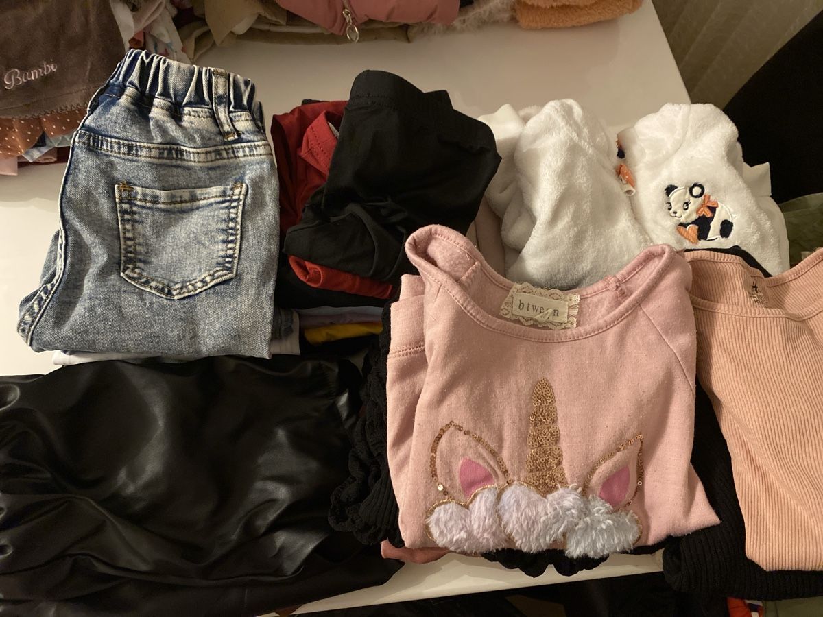 Lotti & Set di vestiti: Grosses Mädchenkleiderpaket 2-3 jahre – Usato da Wangen b. Olten venduto da Sarina93881621