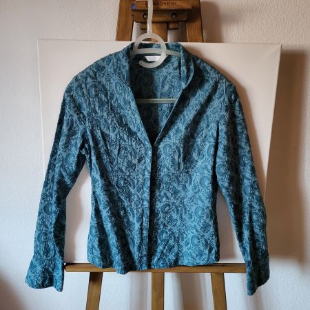 Chemise cintrée à motifs baroques / arabesques – Bleu canard