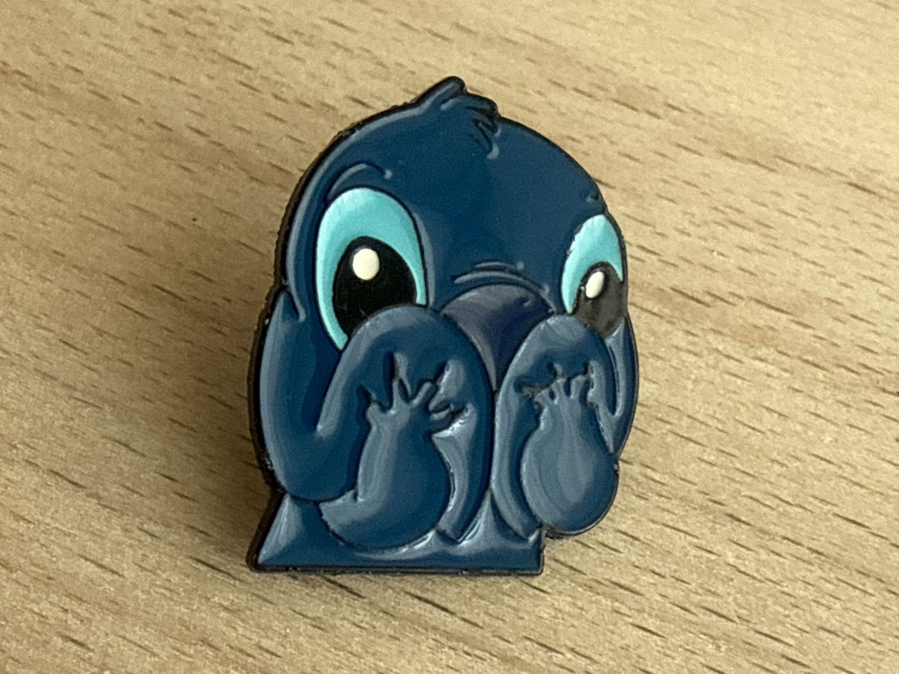 Plaketten & Abzeichen: Pin Stitch – Gebraucht aus Glattbrugg von Schweigmatt