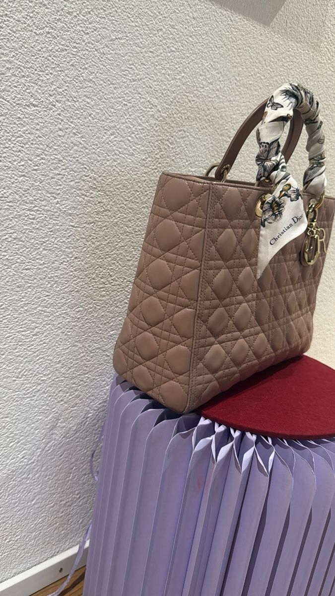 Dior Borse da donna: Lady Dior Large in Rosé – Usato da Zürich venduto da pau_2bhp 1
