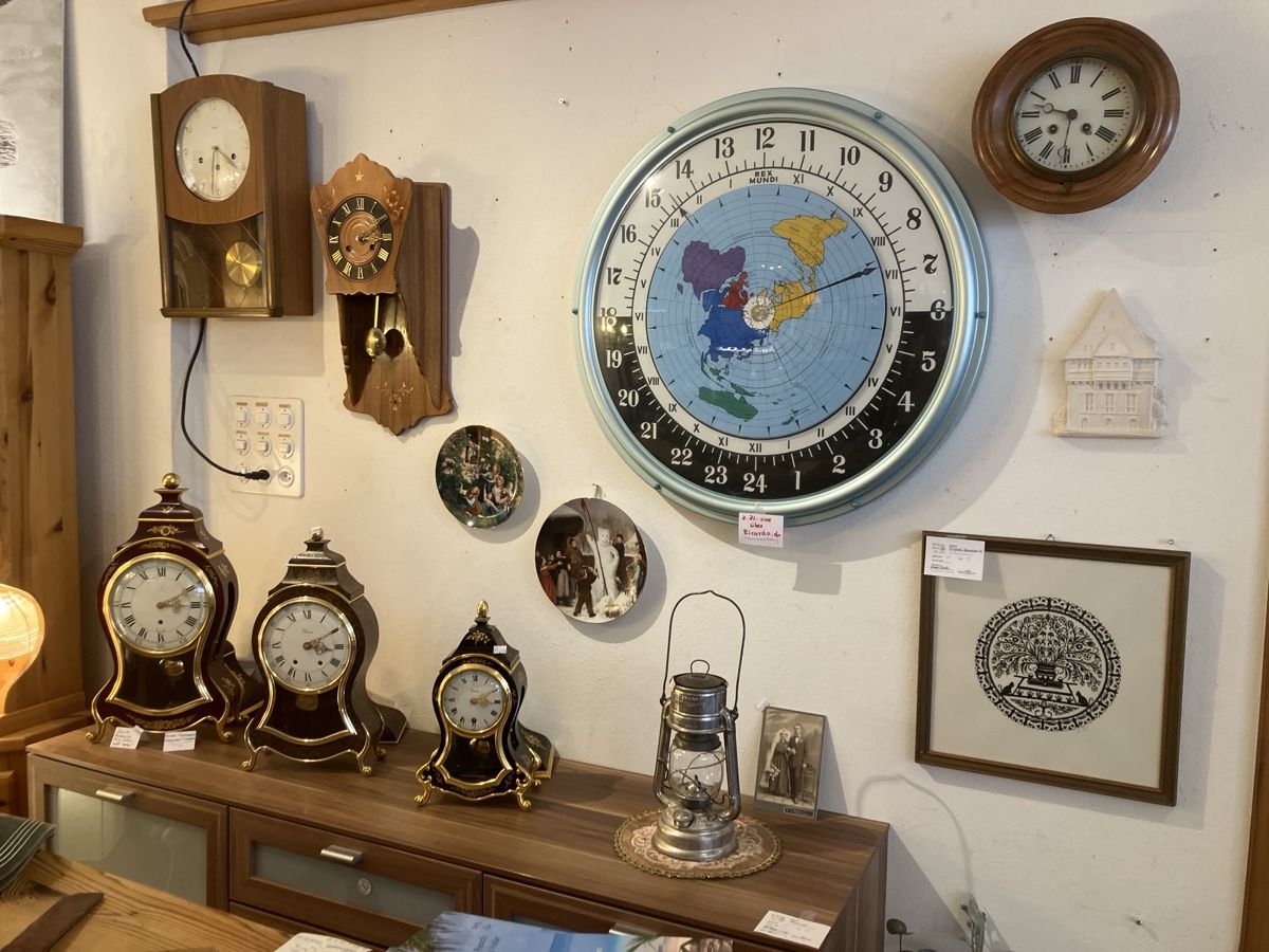 Orologi da terra & Orologi da parete: Brienzer Zyt  – Usato da Erlenbach im Simmental! venduto da Simmentaler-Perlen 3