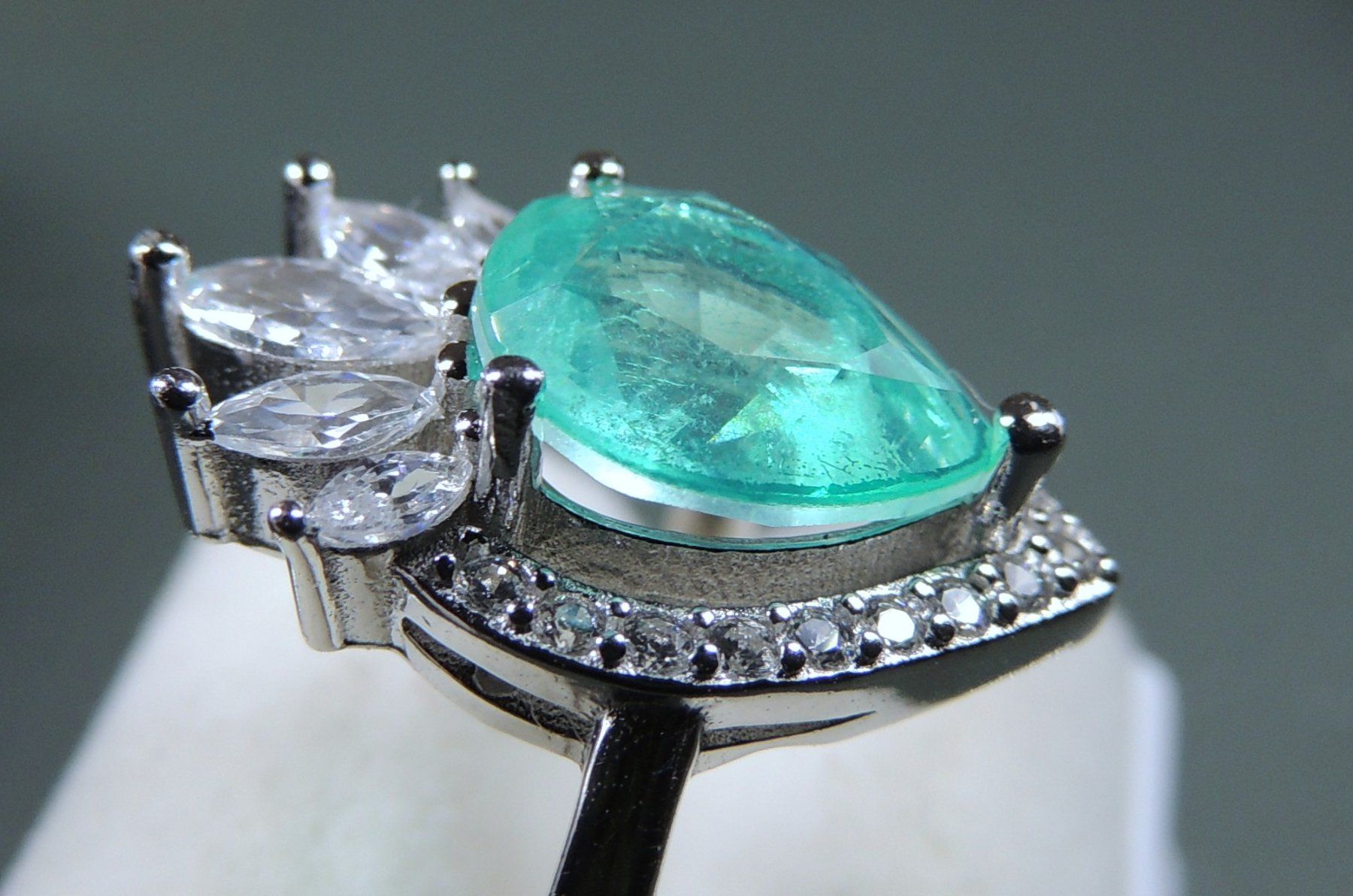 Anelli: Lab grown Smaragd Silber 925 Fingerring – Nuovo e nell'imballaggio originale da Waldenburg venduto da schaller707 1