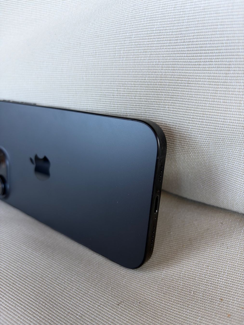Apple Telefoni cellulari / Smartphones: iPhone 16 Pro Max – 512 GB – Usato da Rüschlikon venduto da pat_qm5r 1