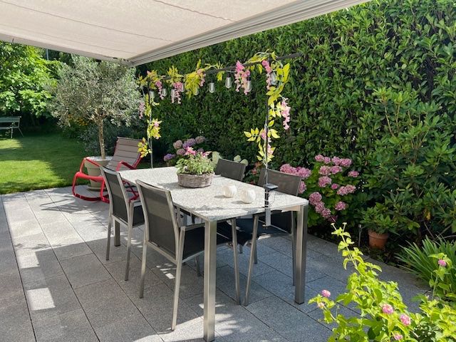 Gartentisch aus Natursteinplatte mit 4 Stühle von Mazuvo Kaufen auf