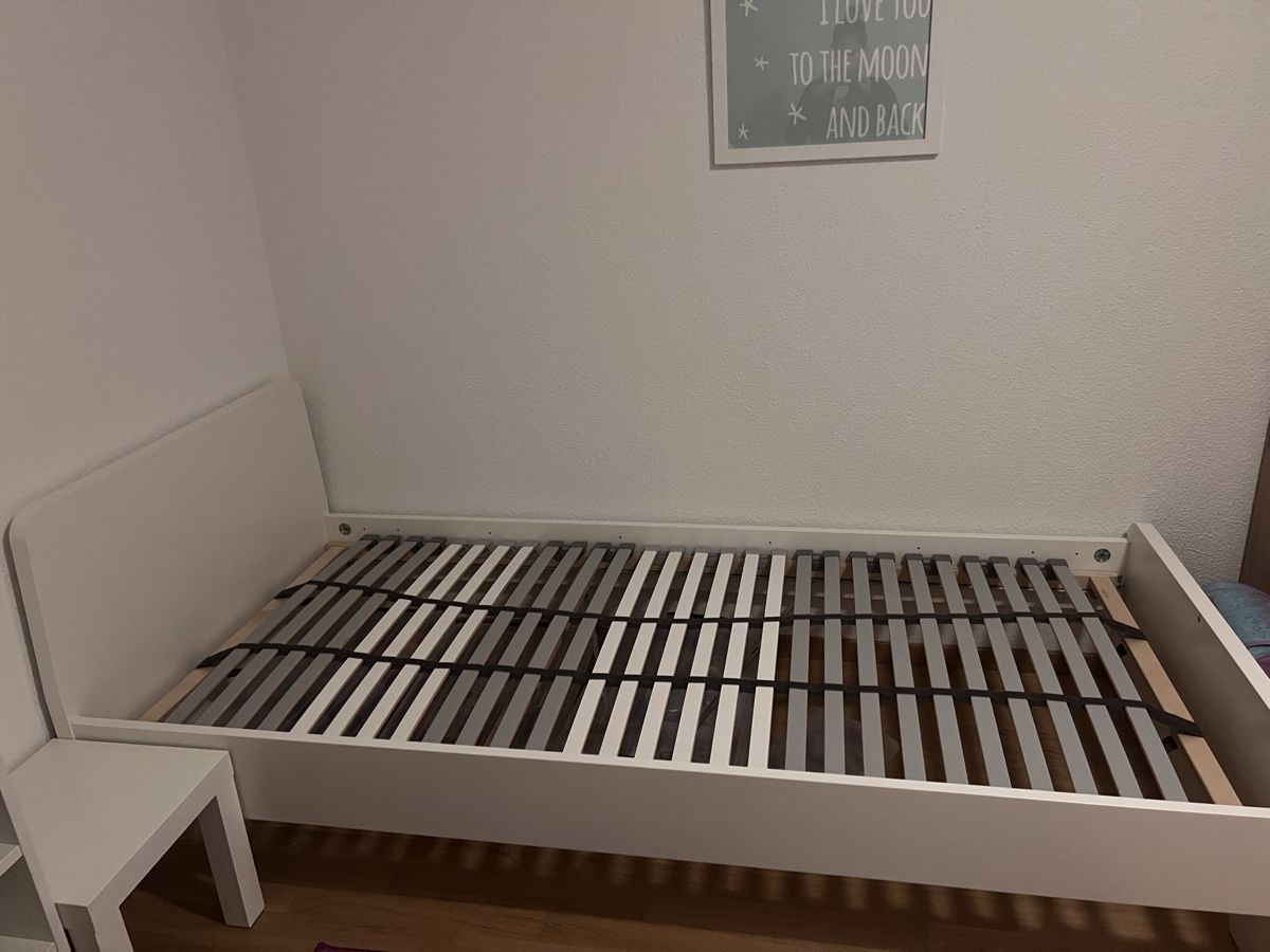 Ikea Letti: Schönes, stabiles Bett, weiss, mit Lattenrost – Usato da Adligenswil venduto da a_m_5b2y 1