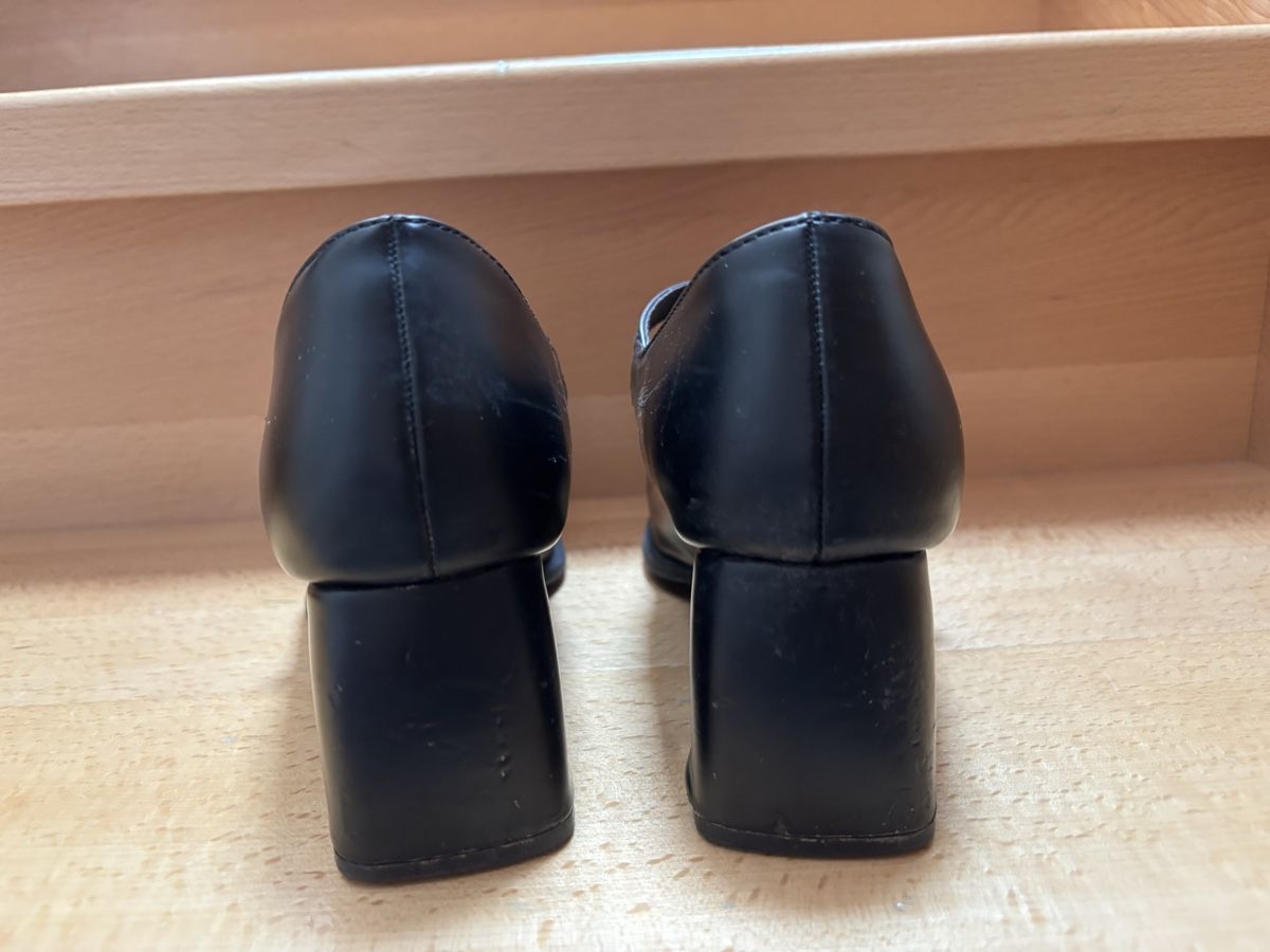 Scarpe da donna: Chaussures noires à talons taille 39 – Usato da Avry-devant-Pont venduto da Odilee 2