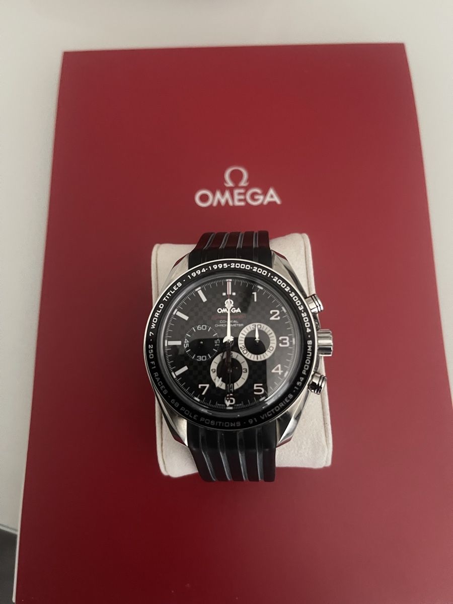 Omega Uhren: Omega Speedmaster Co-Axial  Michael Schumacher Édition limit – Neu und originalverpackt aus Chamoson von scarfiotti