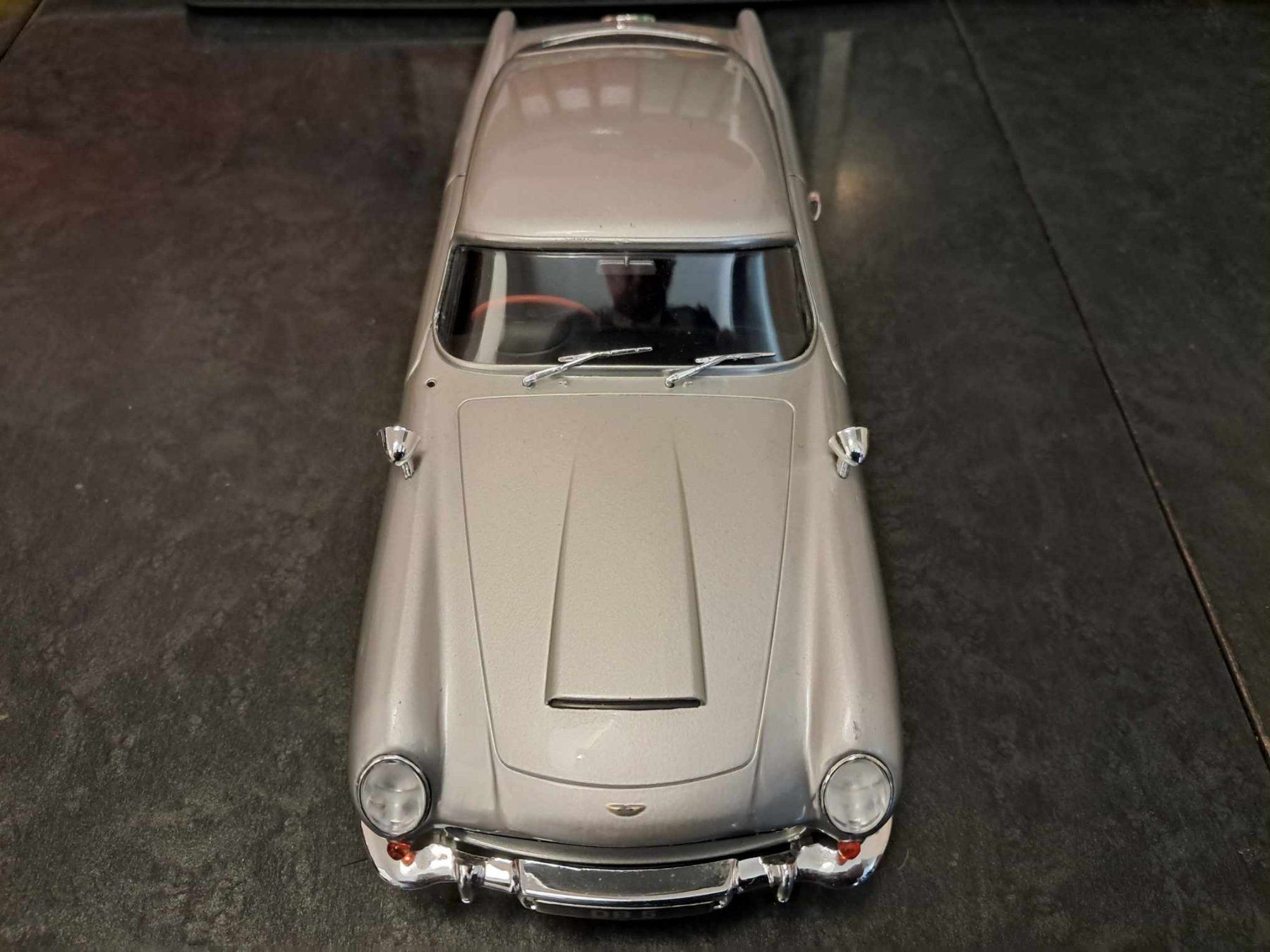 Aston Martin Modellini d'auto: 1:18ème Aston Martin DB5 – Usato da PRILLY venduto da 55b_nh8l 2
