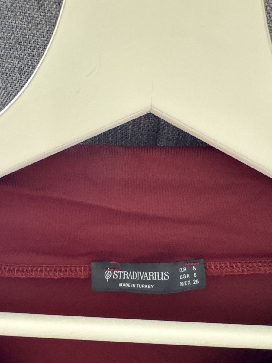 Stradivarius Tops: Taille S / Stradivarius – D'occasion à La Tour-de-Peilz par noemieventeonline 1